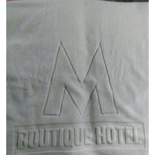 Towels and hotel amenities etc